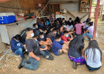 Detectan desde al aire a grupo de 33 indocumentados