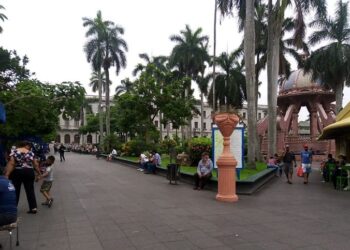 Piden a vacacionistas de verano cuidarse del Covid