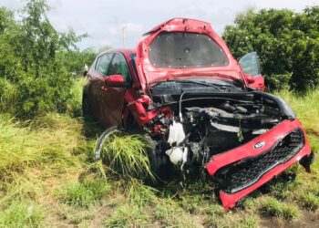 Dos lesionados en aparatoso choque