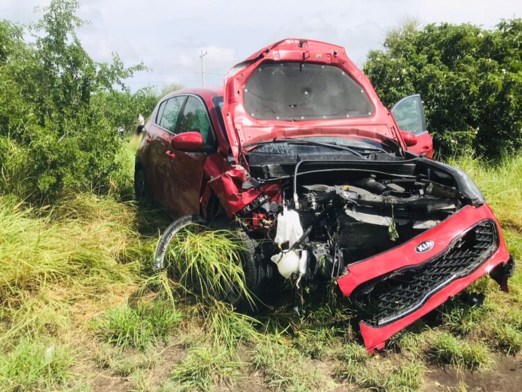 Dos lesionados en aparatoso choque