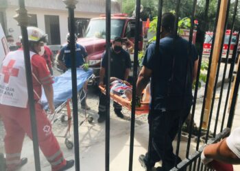 Albañil moviliza a rescatistas