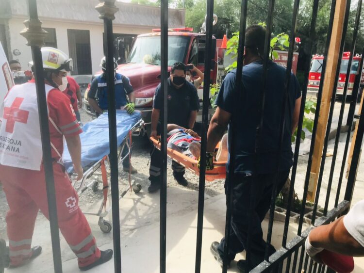 Albañil moviliza a rescatistas