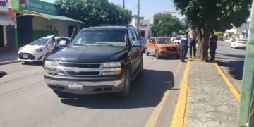 Chofer causa aparatoso choque