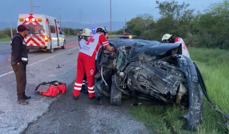 Chocan contra máquina, muere uno