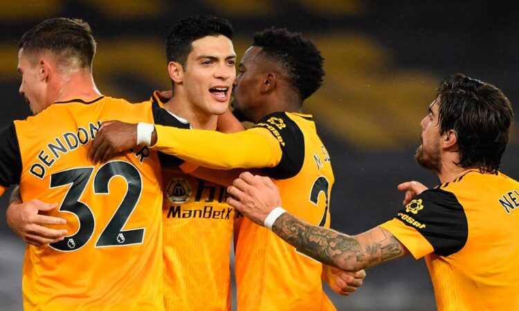 Raúl Jiménez reportó a pretemporada con Wolves