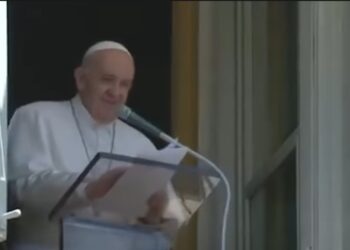 El papa Francisco reaccionó bien a su cirugía de colon, informó el Vaticano