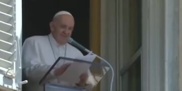 El papa Francisco reaccionó bien a su cirugía de colon, informó el Vaticano