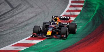 Red Bull gana pero Checo Pérez con uno de sus peores días