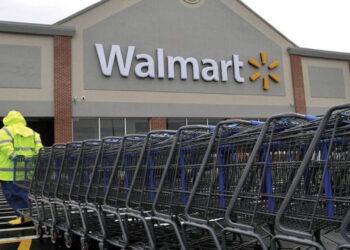 Empacadores de 60 años quieren regresar a tiendas de autoservicio