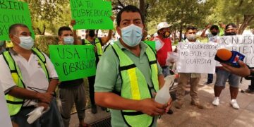 Comerciantes informales regalan 1,500 cubrebocas en Ciudad Victoria
