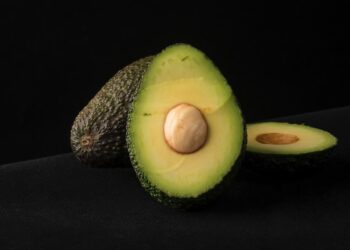 beneficios de la semilla de aguacate en tu belleza