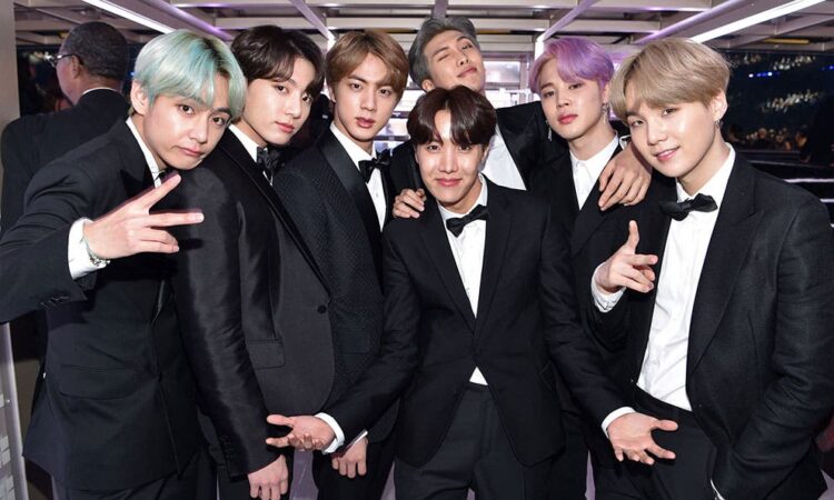 BTS nos sorprendera con su propia tarjeta de crédito en el cual el army podra comprar sus articulos