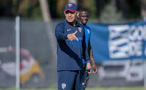 Medios en Huesca toman con calma goleada en contra en el debut de Ambriz