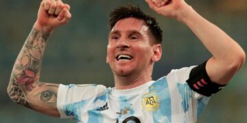 Messi dedica triunfo a Maradona: seguro nos apoyó desde donde esté