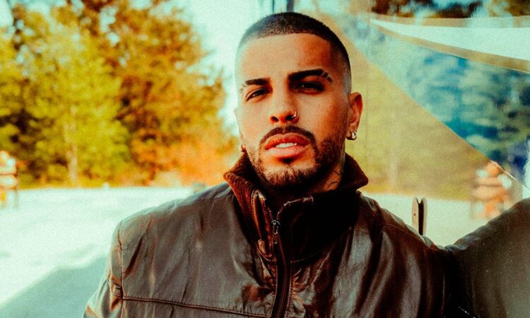 Rauw Alejandro celebra primer puesto de ventas de disco en listado Billboard