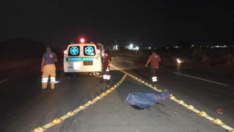 Muere motociclista al caer en la ruta Victoria-Monterrey