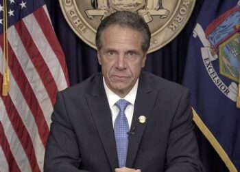 Gobernador de Nueva York renuncia tras escándalo de acoso sexual