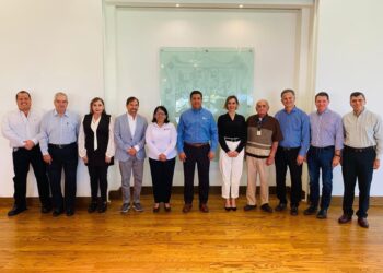 Se reúne Gobernador con alcaldesa de Victoria,   7 ex alcaldes del PRI y 1 del PAN