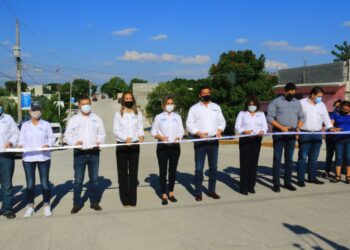 Inauguran pavimentación de calles en Victoria