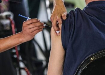 Docentes en Tamaulipas buscan segunda dosis de vacuna para regreso seguro a las aulas