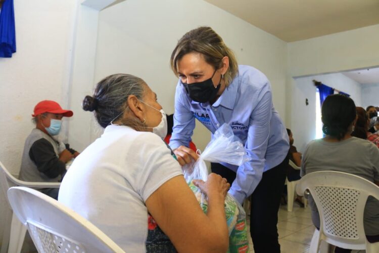 Lleva Ayuntamiento de Victoria apoyos alimentarios a familias marginadas