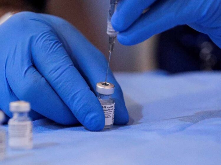 EU aprueba tercera dosis de vacuna covid para personas inmunodeprimidas