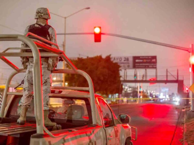 Hallan seis cuerpos colgados de puente vehicular en Zacatecas; dos caen