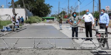 Supervisa Arturo Sanmiguel renovación de calle Anáhuac de Nuevo Laredo