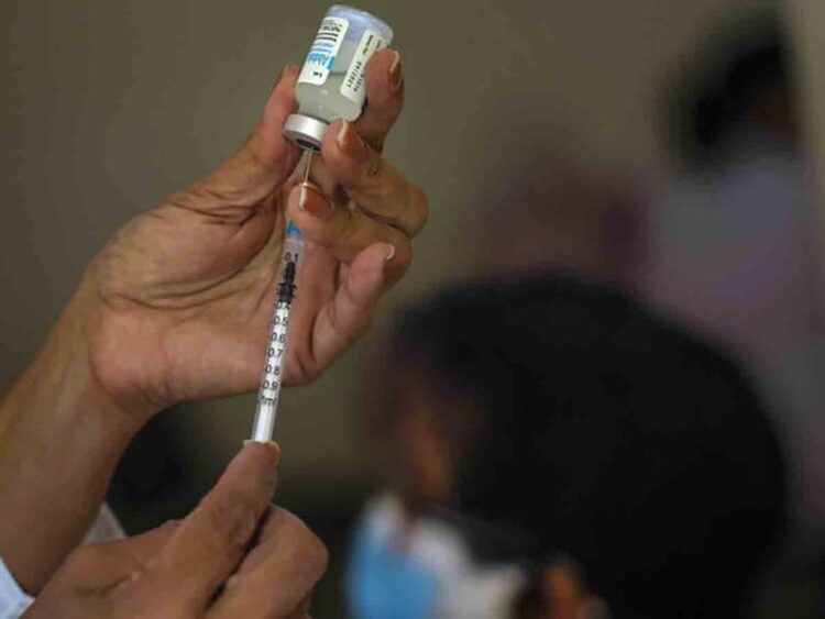 Cuba dice que primeros datos sugieren que su vacuna protege contra Delta