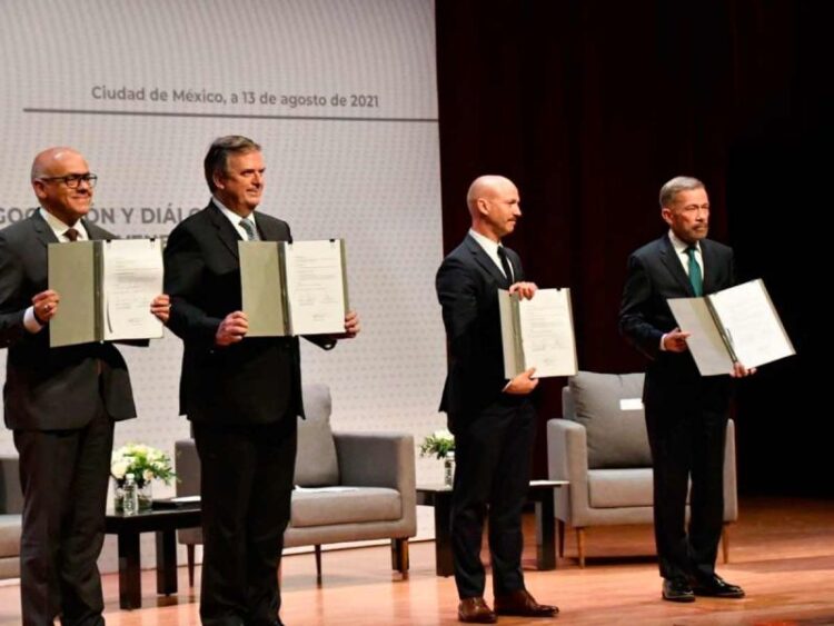 Inicia en Ciudad de México diálogo entre gobierno y oposición de Venezuela