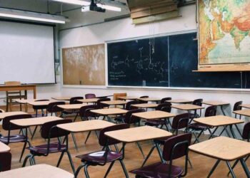 Covid deja más de 400 niños en cuarentena por reinicio de clases en Florida