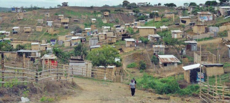 Crece la pobreza en zonas rurales y periféricas urbanas de México