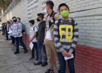 Gobierno deja en libertad a maestros de regresar o no a clases