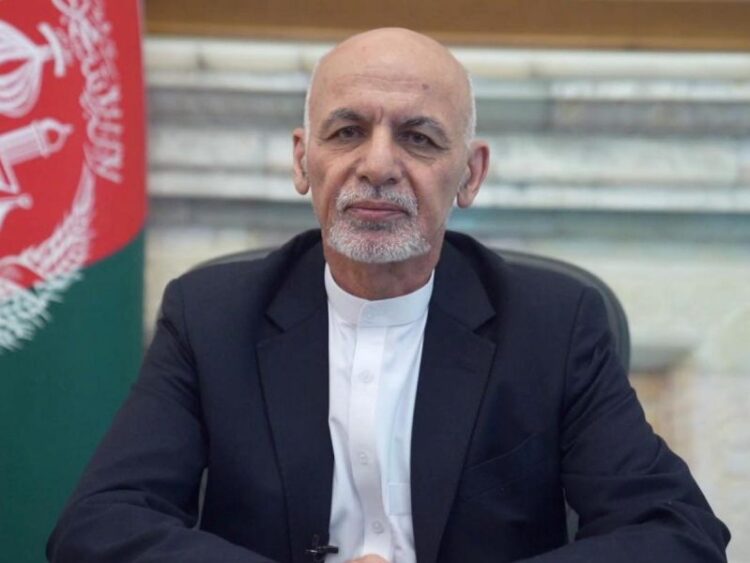 ‘Los talibanes ganaron’, reconoce presidente de Afganistán tras su huida