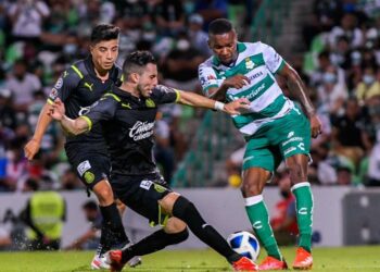 Chivas se lleva un punto de su visita a Santos