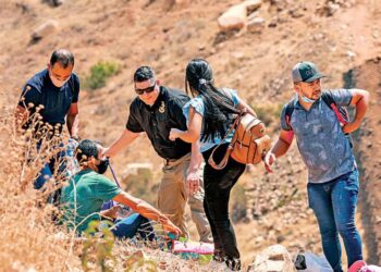 Ordena Juez de EU reinstaurar política migratoria para permanecer en México