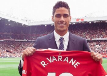 Raphael Varane es oficialmente nuevo jugador de los Red Devils
