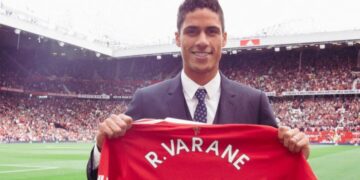 Raphael Varane es oficialmente nuevo jugador de los Red Devils
