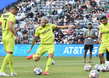 Jorge Campos y Nahuel protagonizan la victoria de la Liga MX al vencer a la liga MLS en el Skills Challenge
