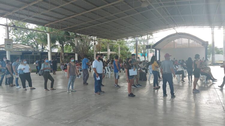 Vacunación de 18 a 39 años durará los días que sea necesario en Victoria