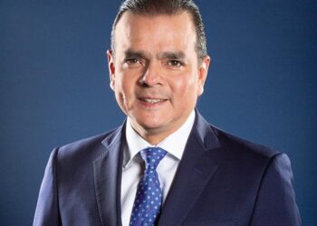 Enrique Rivas Cuellar ya no regresa a alcaldía neolaredense