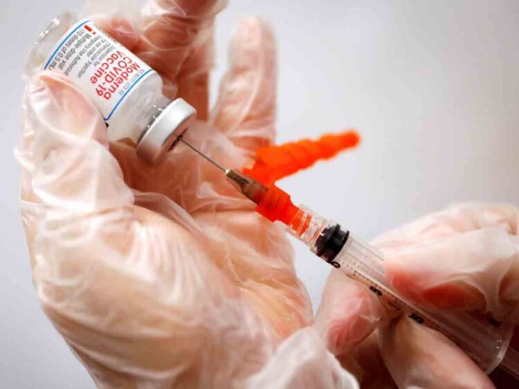 Cofepris autoriza uso de emergencia de la vacuna Moderna contra Covid-19