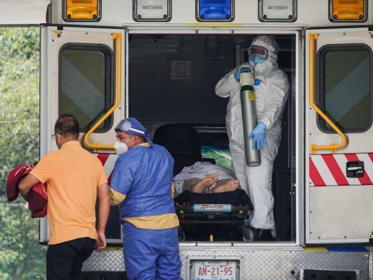 México registra récord de contagios covid con 28 mil 953; muertes superan 250 mil