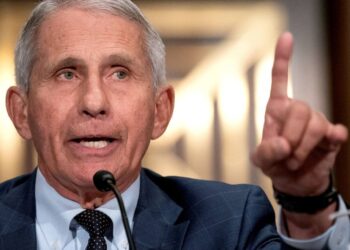 No habrá más confinamientos en EU, pero pandemia va a empeorar: Fauci