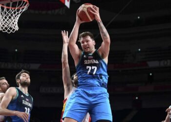 Luka Doncic y Eslovenia siguen invictos, vencieron a España