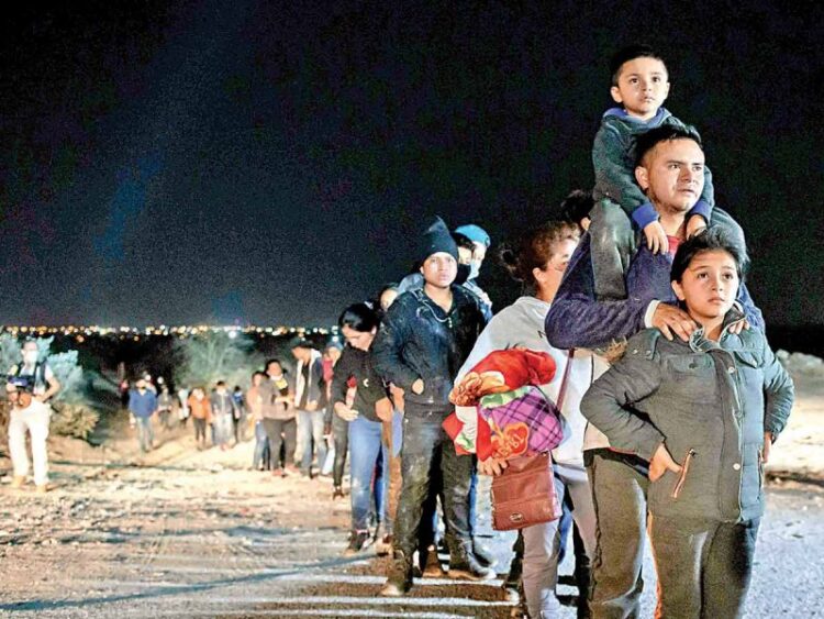 Exentan de deportación rápida a más de 15 mil niños en EU