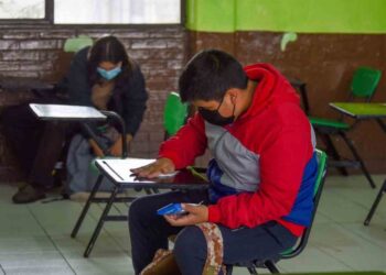 SEP publica acuerdo con disposiciones para regreso a clase presenciales