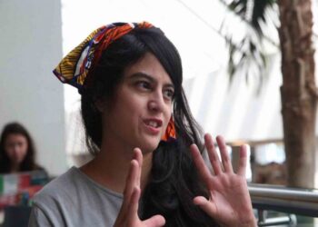 Le tumba AMLO agregada cultural en España a Ebrard