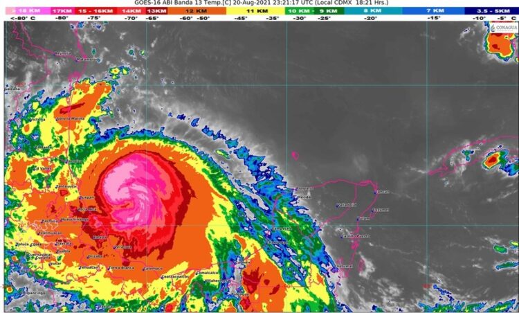 Huracán “Grace” tocará tierra hoy en Veracruz; intensas lluvias al sur de Tamaulipas