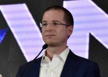 Ricardo Anaya estará fuera para librar orden de aprehensión